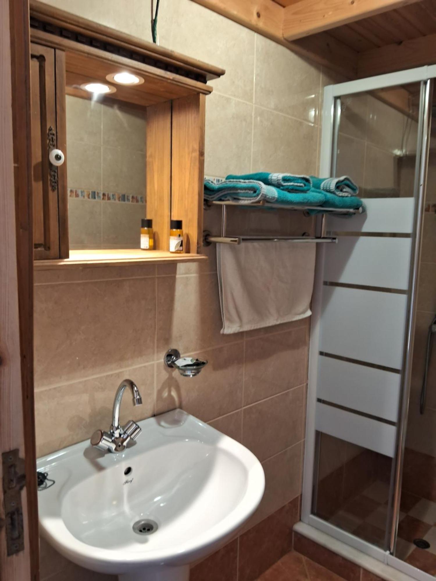 Anemos Guest House Karpathos Olympos  Luaran gambar